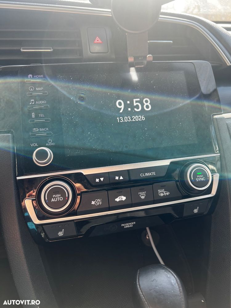 Honda Civic 1.5 i-VTEC Turbo CVT Elegance - 13