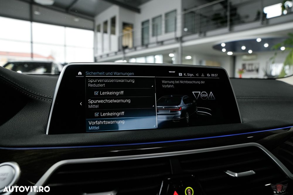 BMW Seria 7 745e - 25