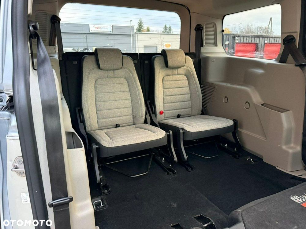 Ford Tourneo Connect Grand - 24
