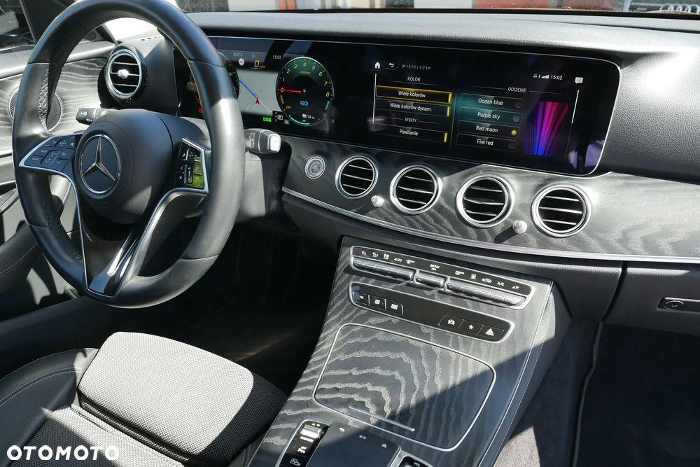 Mercedes-Benz Klasa E 300 T 9G-TRONIC Avantgarde - 23