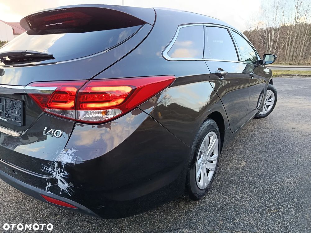 Hyundai i40 Kombi blue 1.6 Family+ - 26