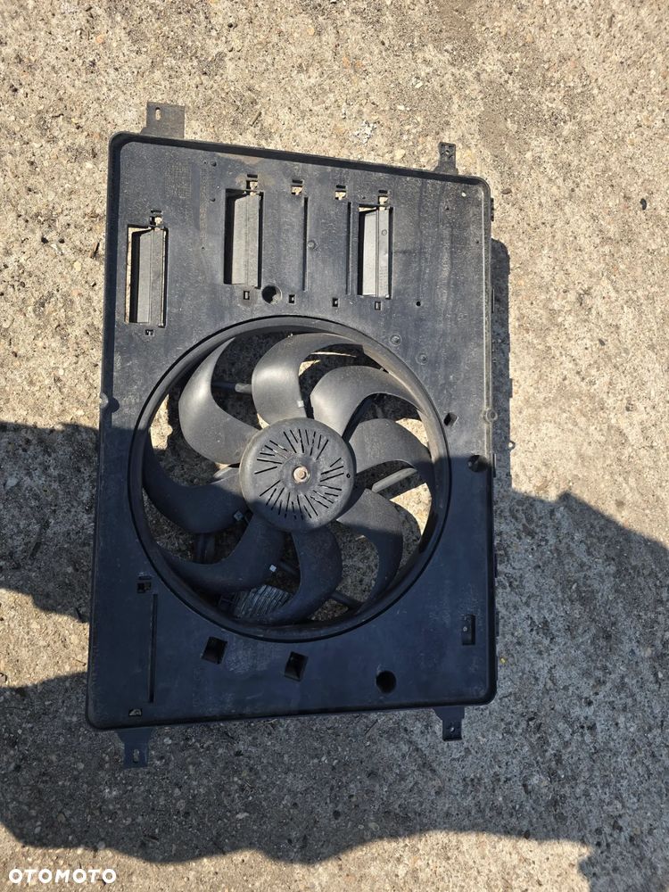 Wentylator chłodnicy ford 2.0 tdci 8240540 - 2