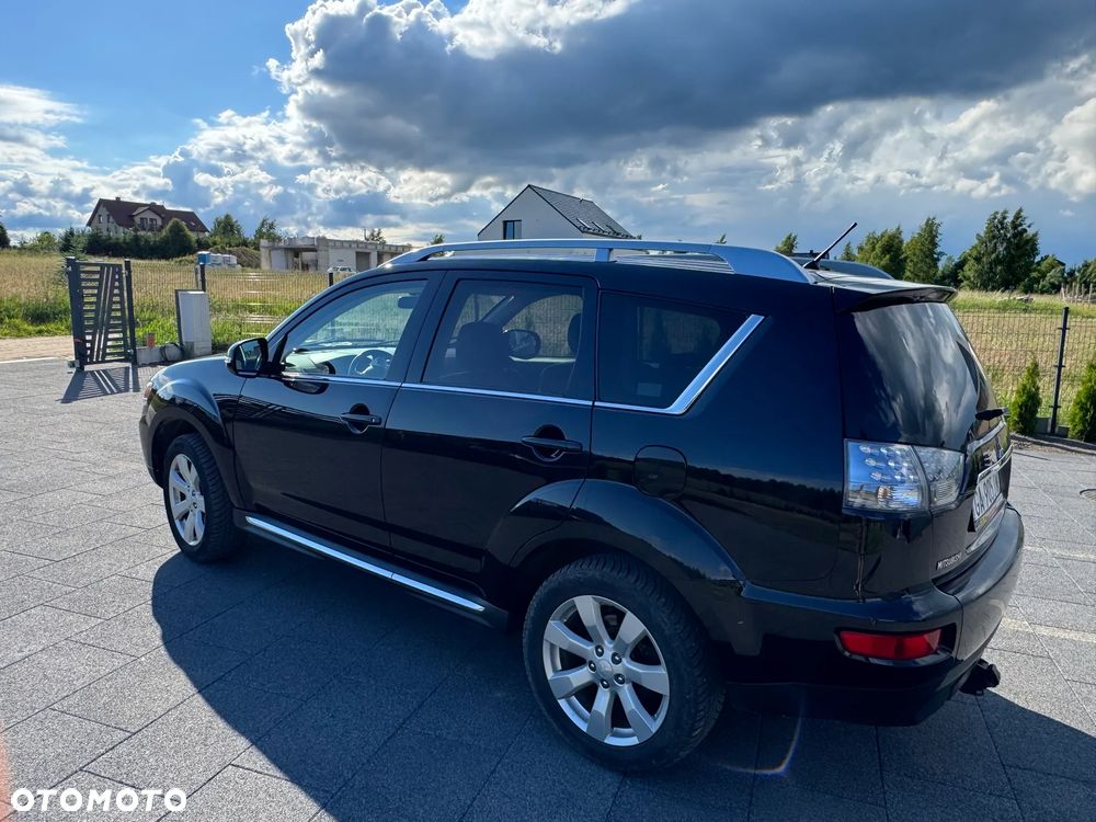 Mitsubishi Outlander - 13
