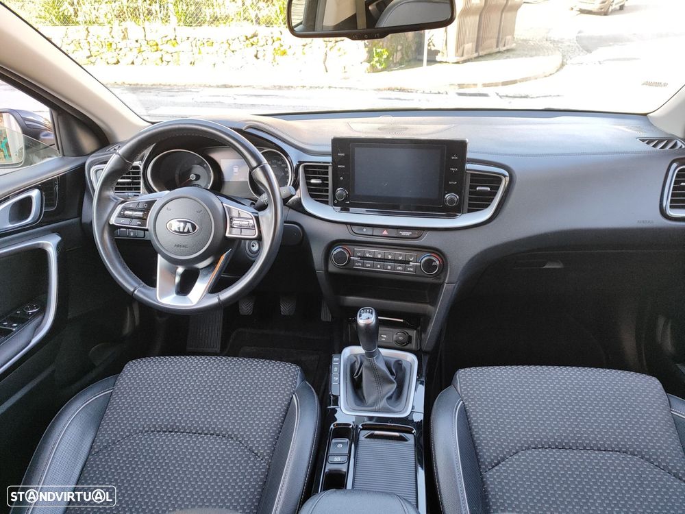 Kia Ceed - 9