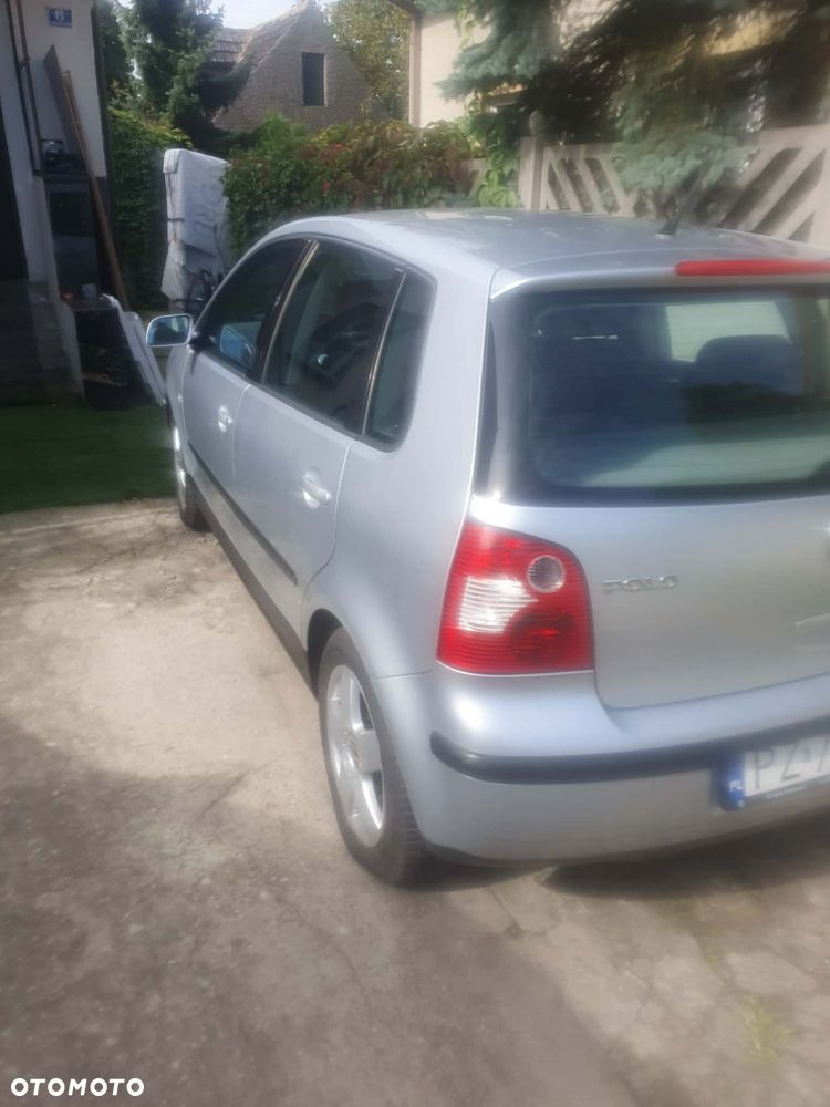 Volkswagen Polo 1.4 16V Comfortline - 2