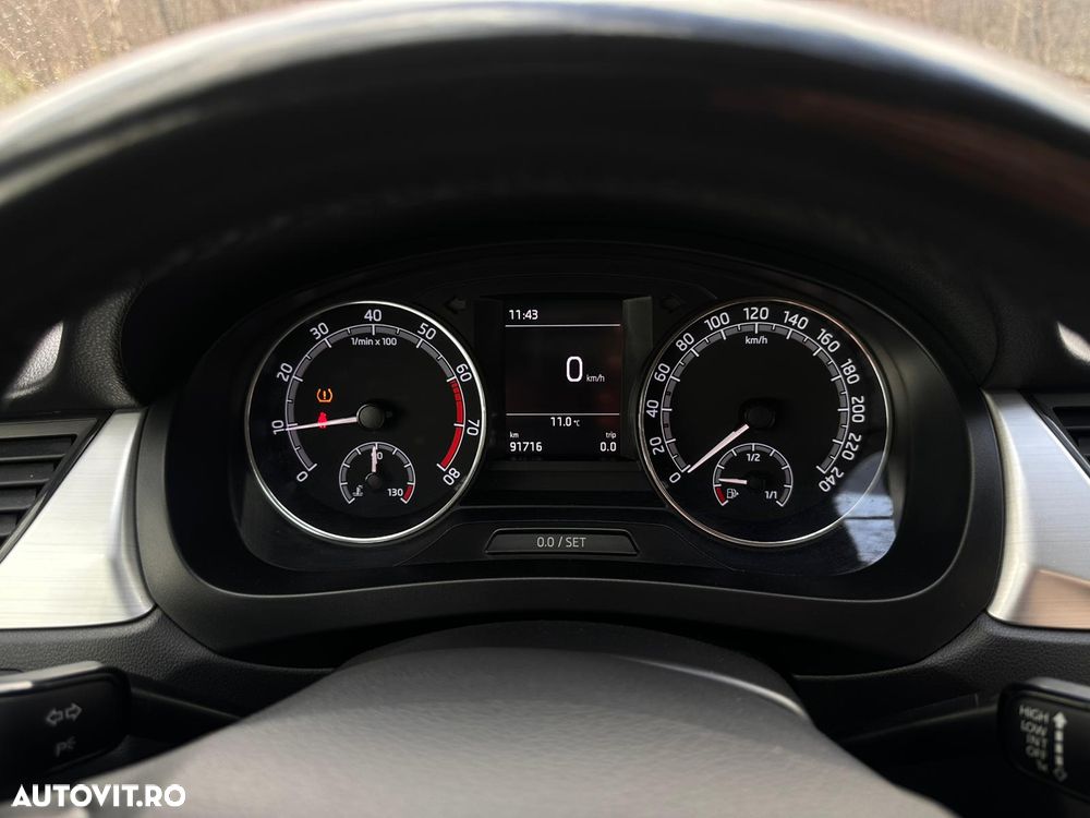 Skoda RAPID 1.0 TSI Ambition - 32