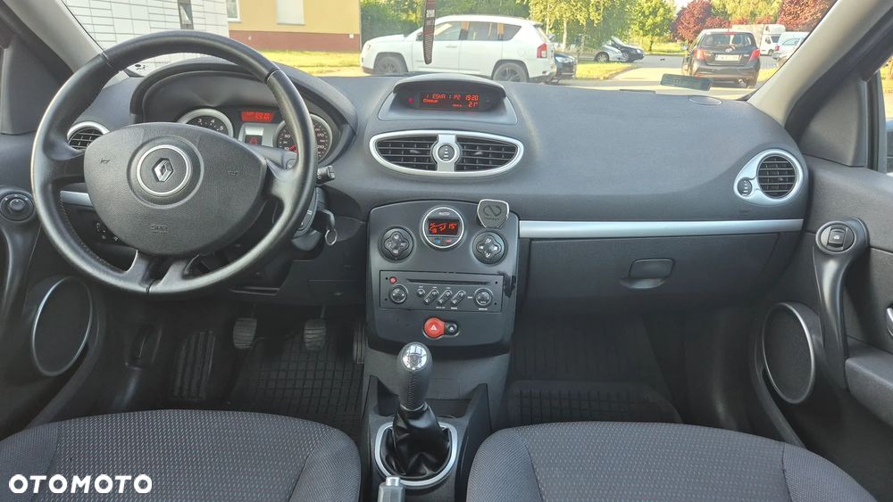 Renault Clio 1.2 TCE Authentique - 12