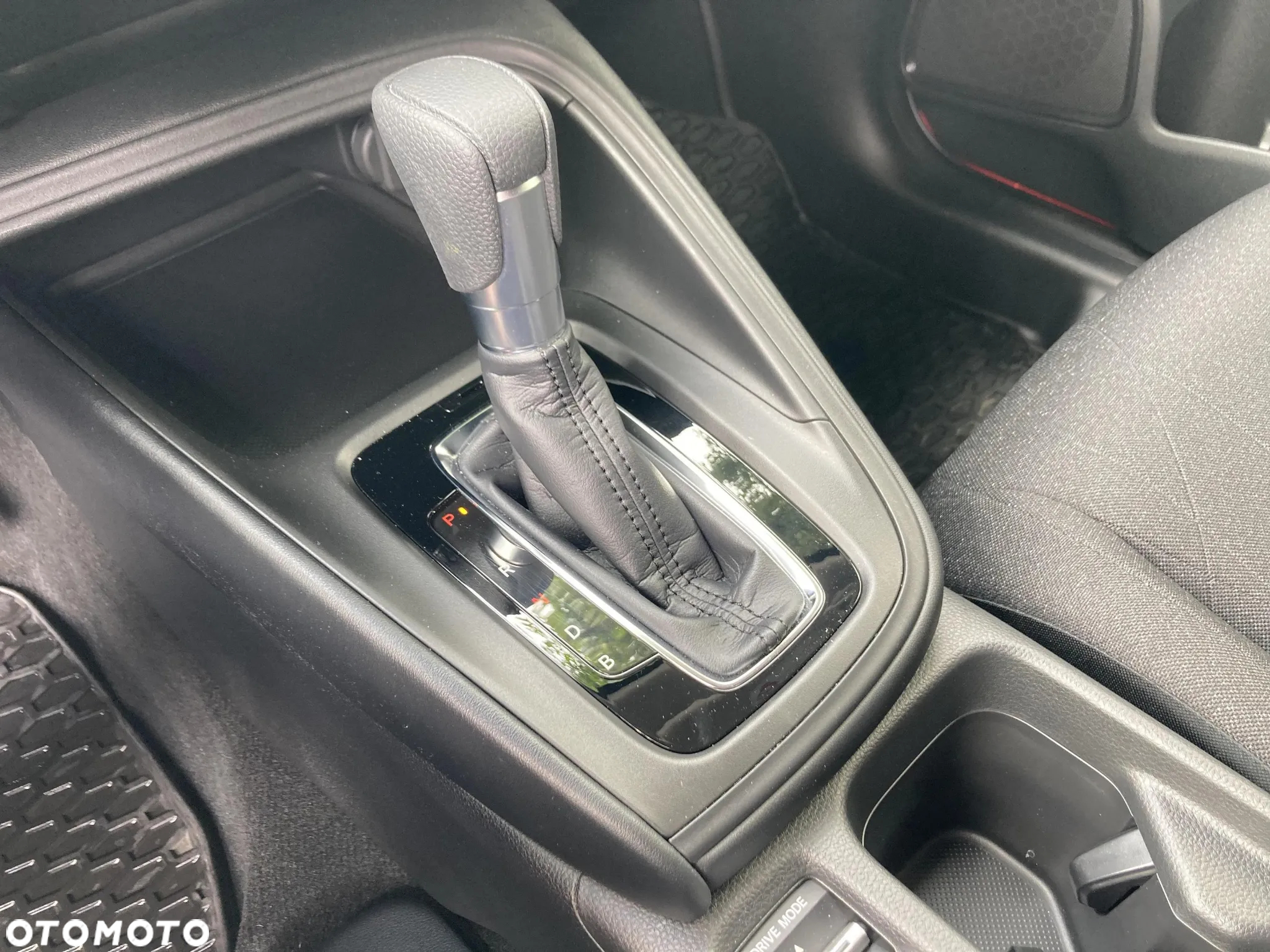 Honda HR-V 1.5 i-MMD Elegance CVT - 16