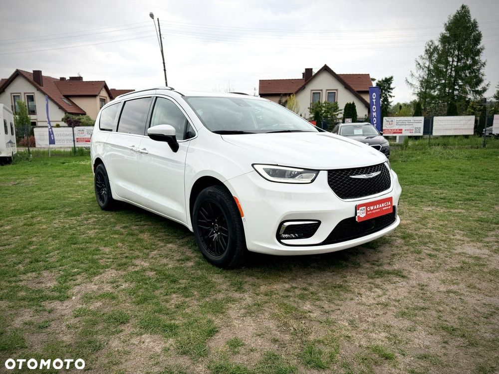 Chrysler Pacifica - 3