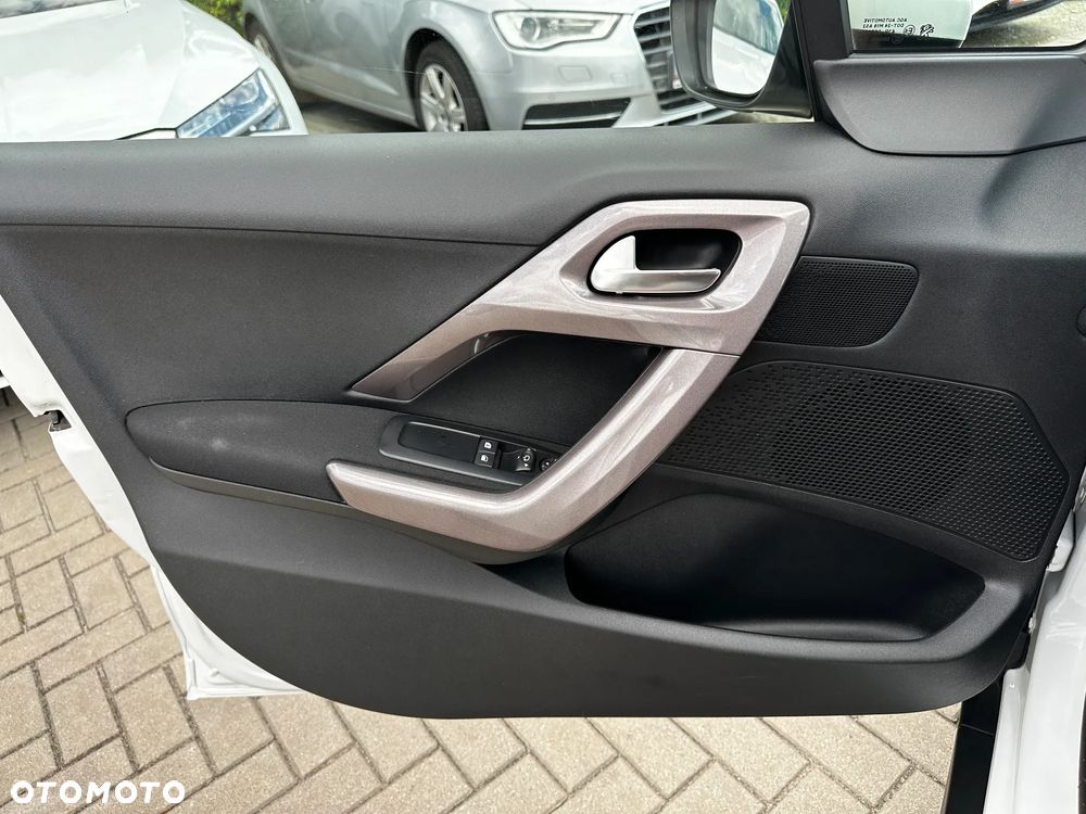 Peugeot 2008 - 18