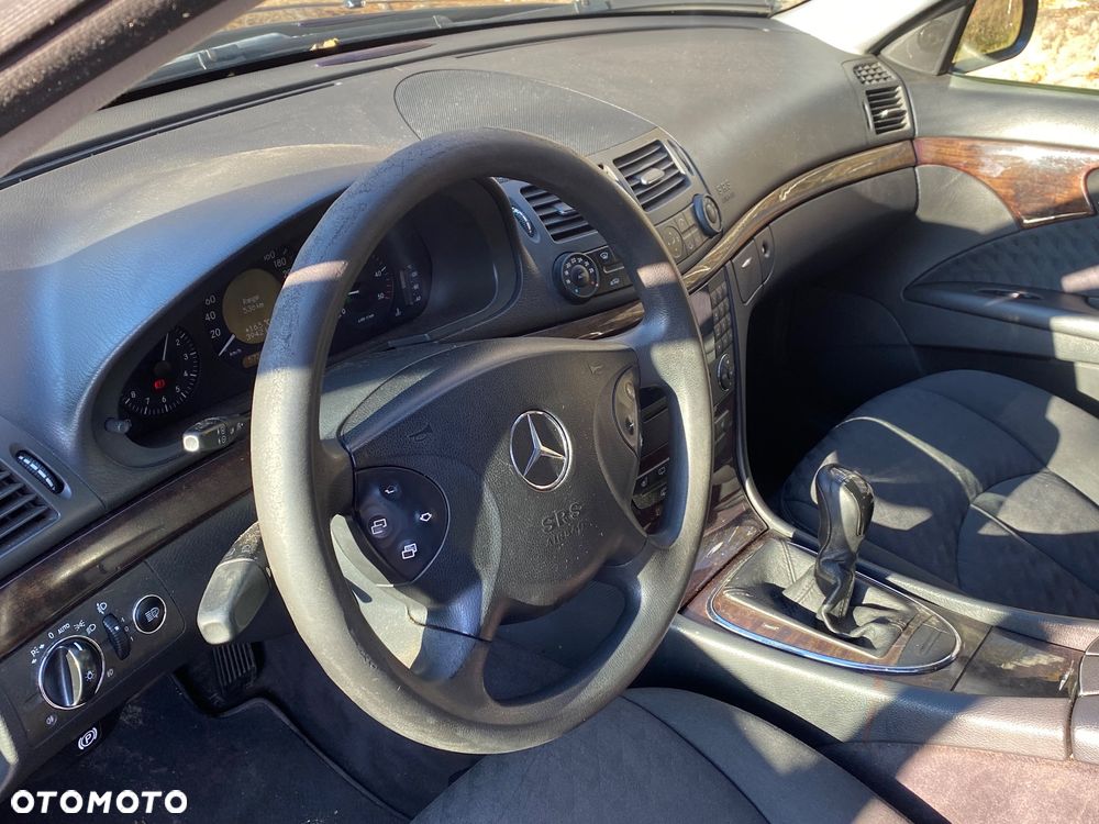 Mercedes-Benz Klasa E 220 CDI T Classic - 8