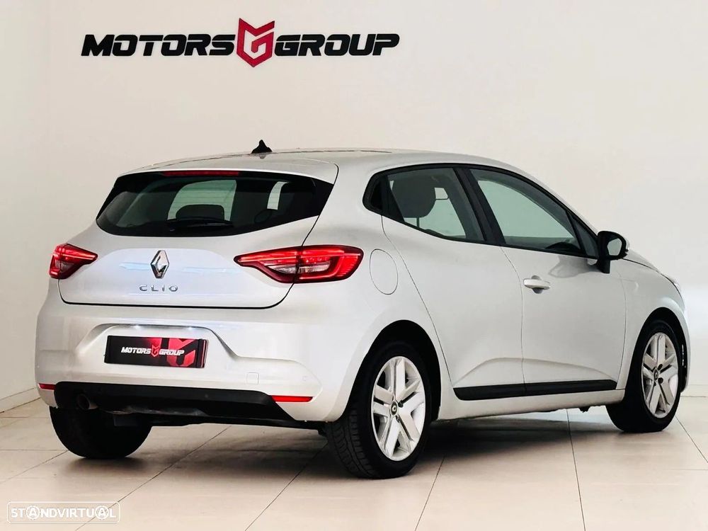 Renault Clio - 15