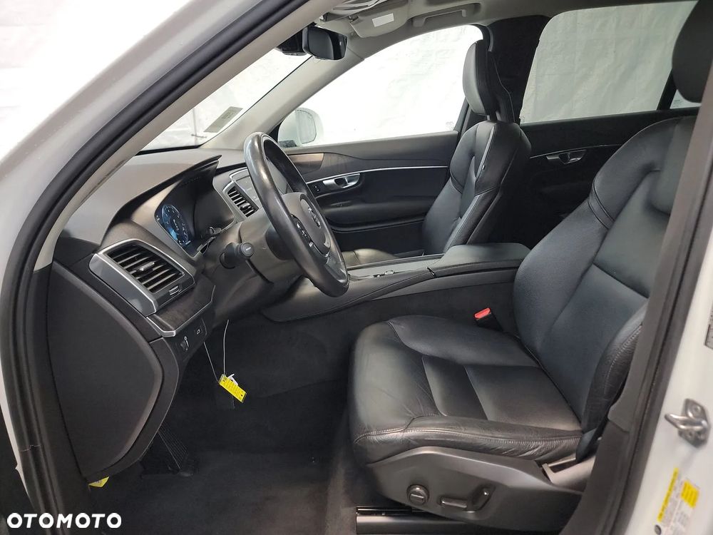 Volvo XC 90 Momentum - 9
