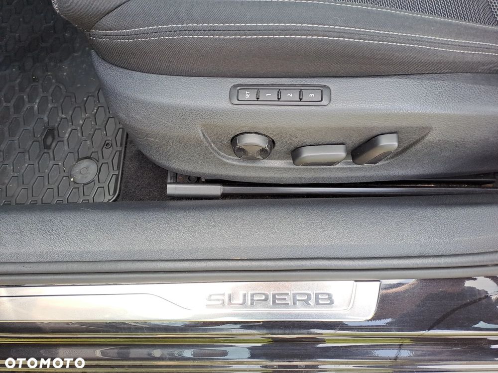 Skoda Superb 1.5 TSI Style DSG - 20