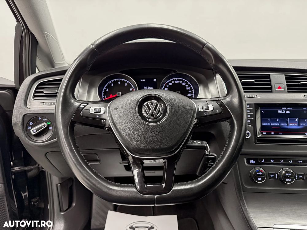 Volkswagen Golf 1.2 TSI BlueMotion Technology Comfortline - 26