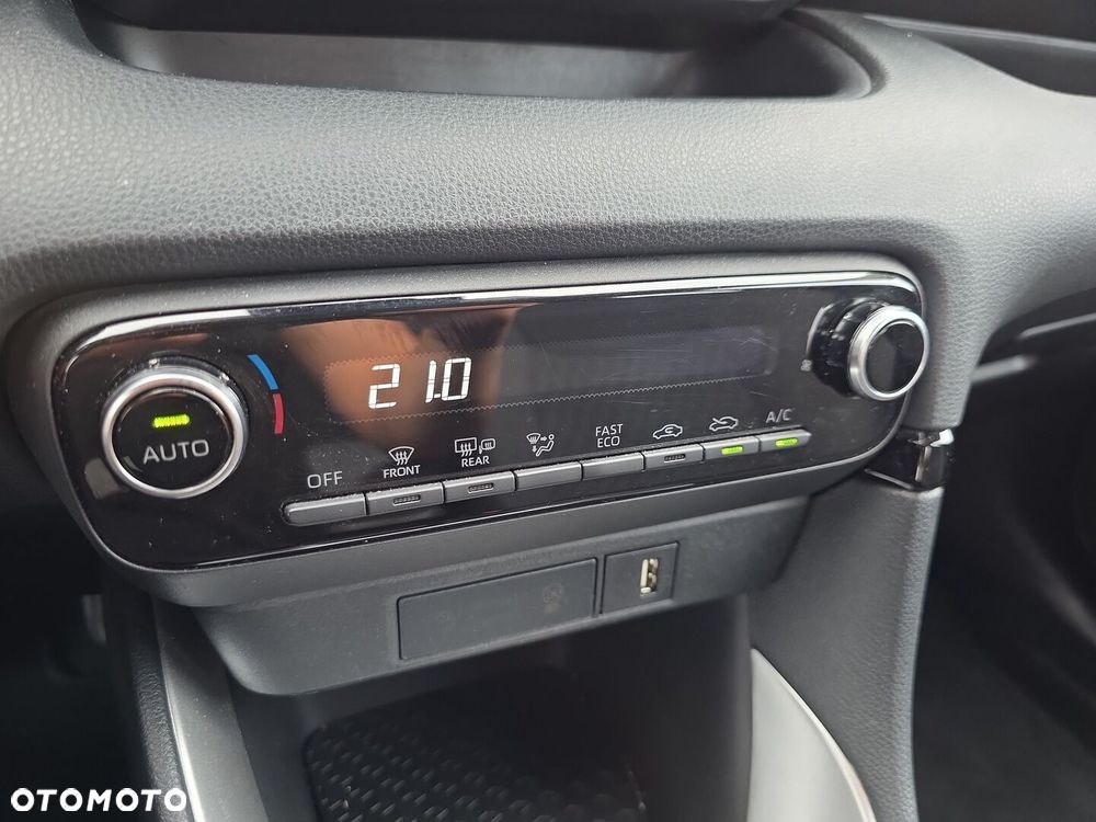 Toyota Yaris Hybrid 1.5 Comfort - 22