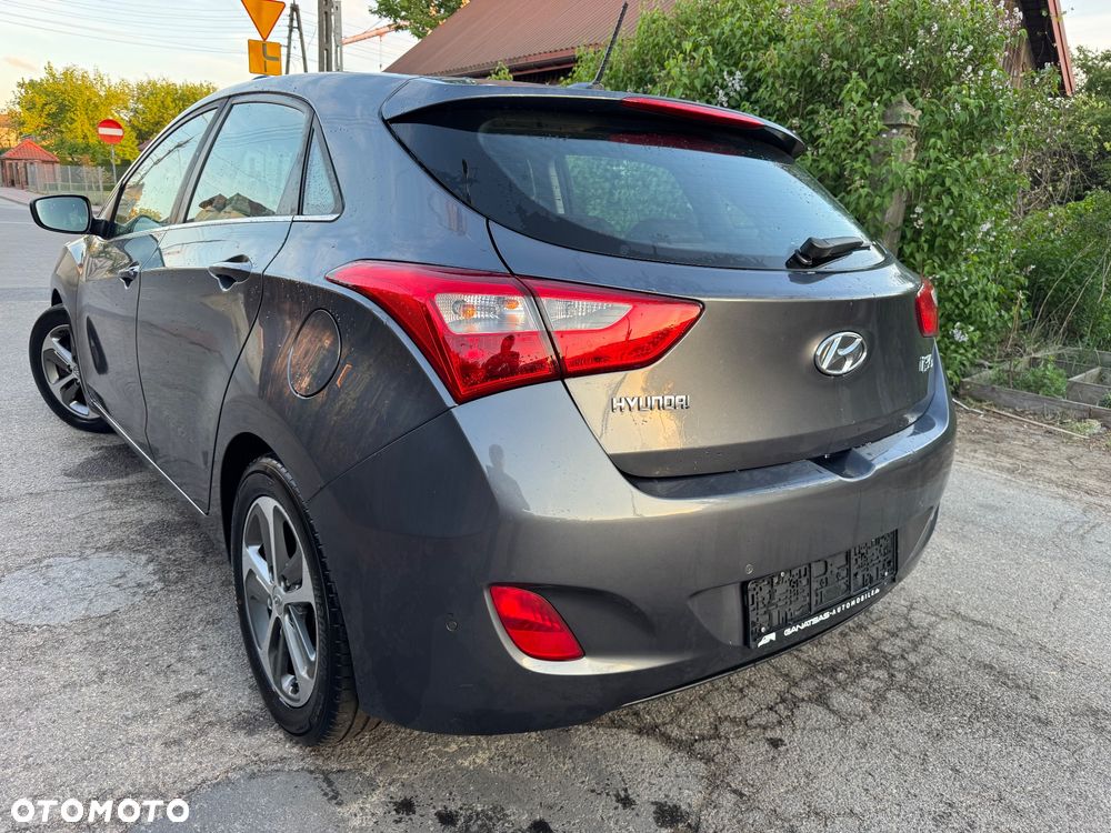 Hyundai i30 blue 1.6 CRDi Classic Navigation - 4