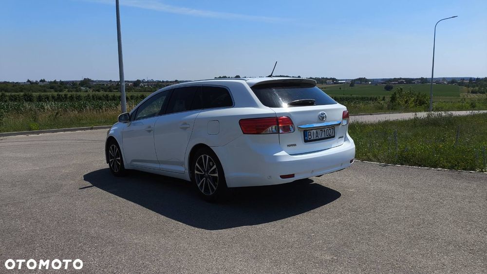 Toyota Avensis 2.0 D-4D Premium - 3