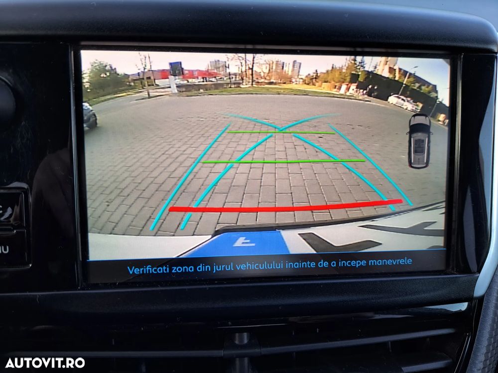 Peugeot 2008 PureTech 130 GPF Stop&Start Allure - 8