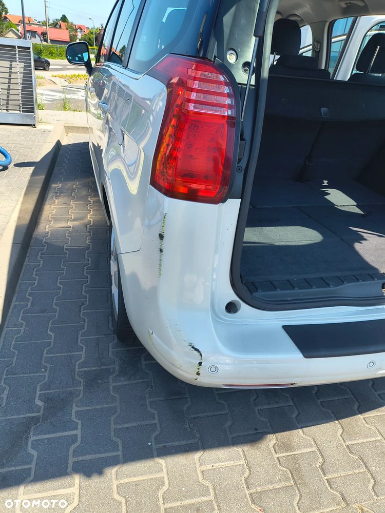 Peugeot 5008 HDI 150 Active - 29