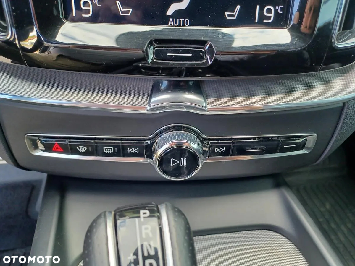 Volvo XC 60 T4 R-Design - 16