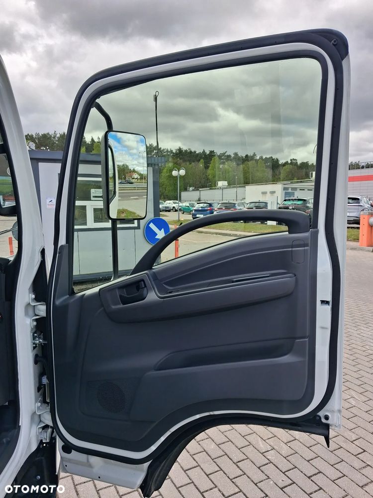 Isuzu M27 skrzynia otwarta 4.5m - 17