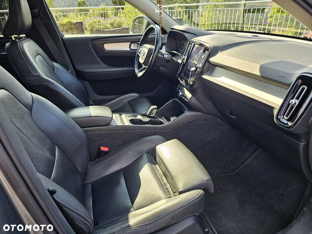 Volvo XC 40 D4 AWD Momentum Pro - 16