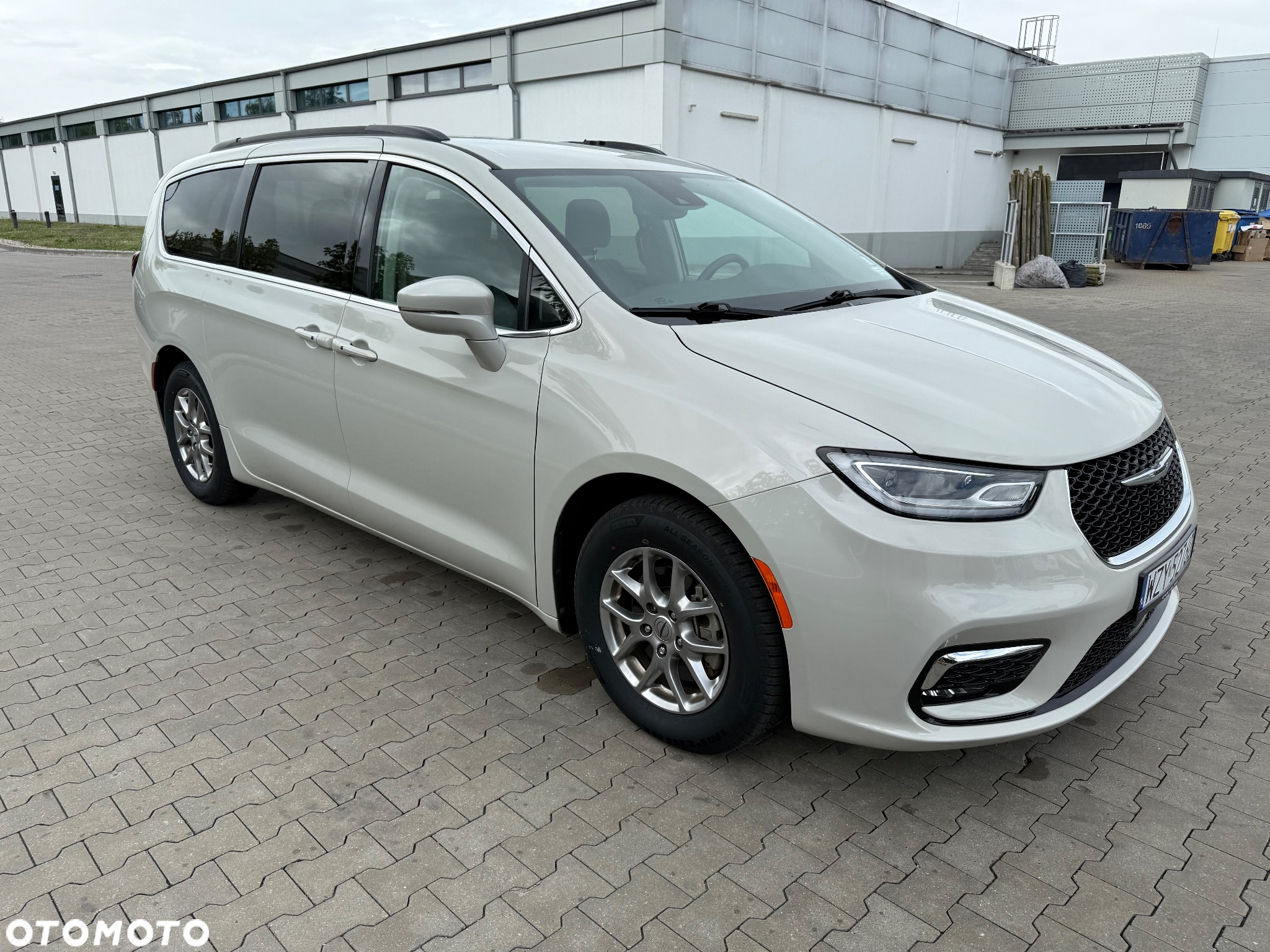 Chrysler Pacifica - 4