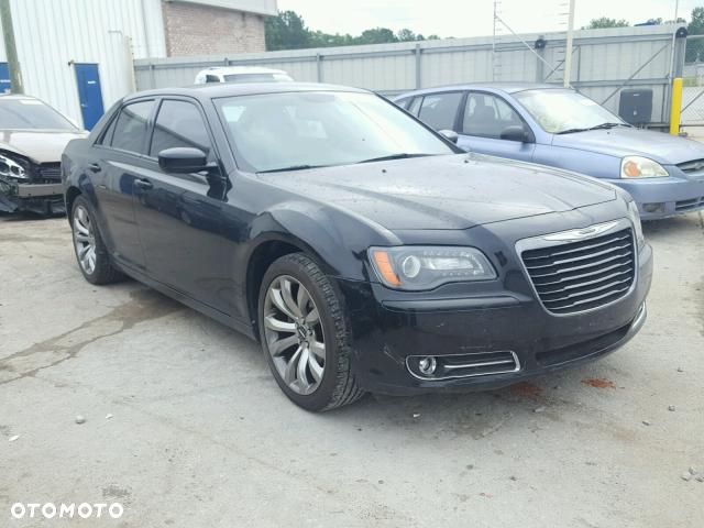 Chrysler 300s - 16
