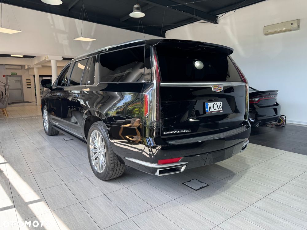 Cadillac Escalade - 16