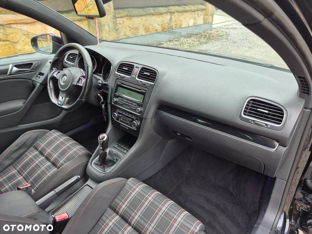 Volkswagen Golf 2.0 GTI - 13