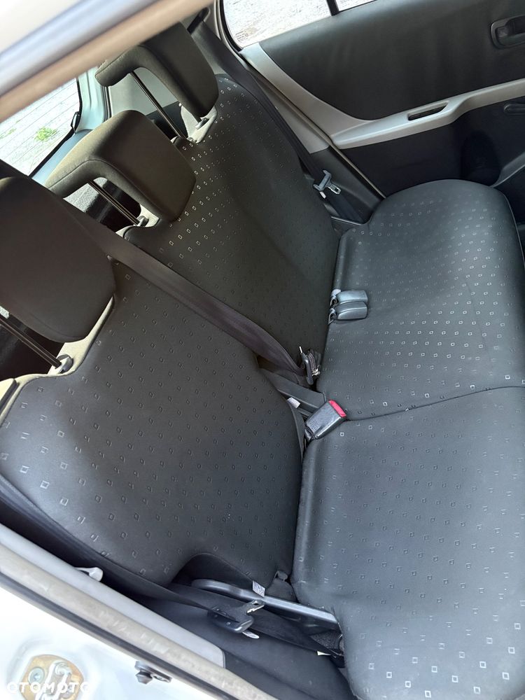 Toyota Yaris 1.0 Luna - 11