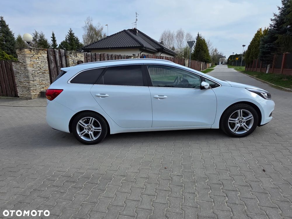 Kia Ceed 1.6 GDI Fifa World Cup Edition - 10