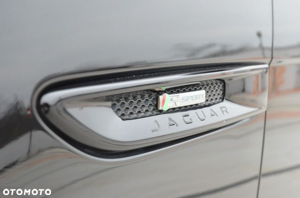 Jaguar F-Pace 2.0 i4P AWD R-Sport - 28