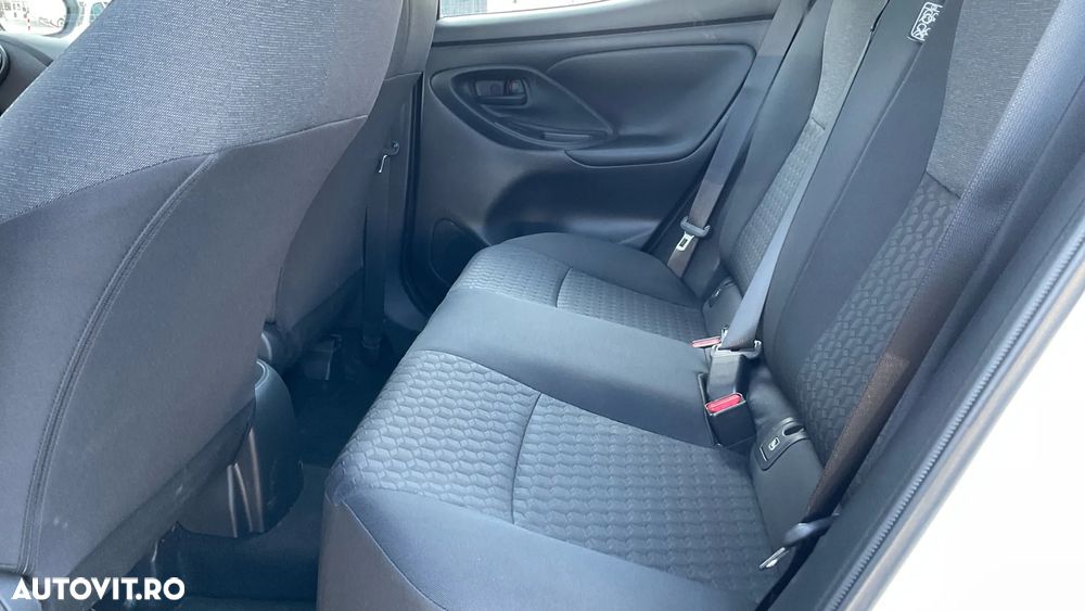 Toyota Yaris 1.5 L Dynamic - 11