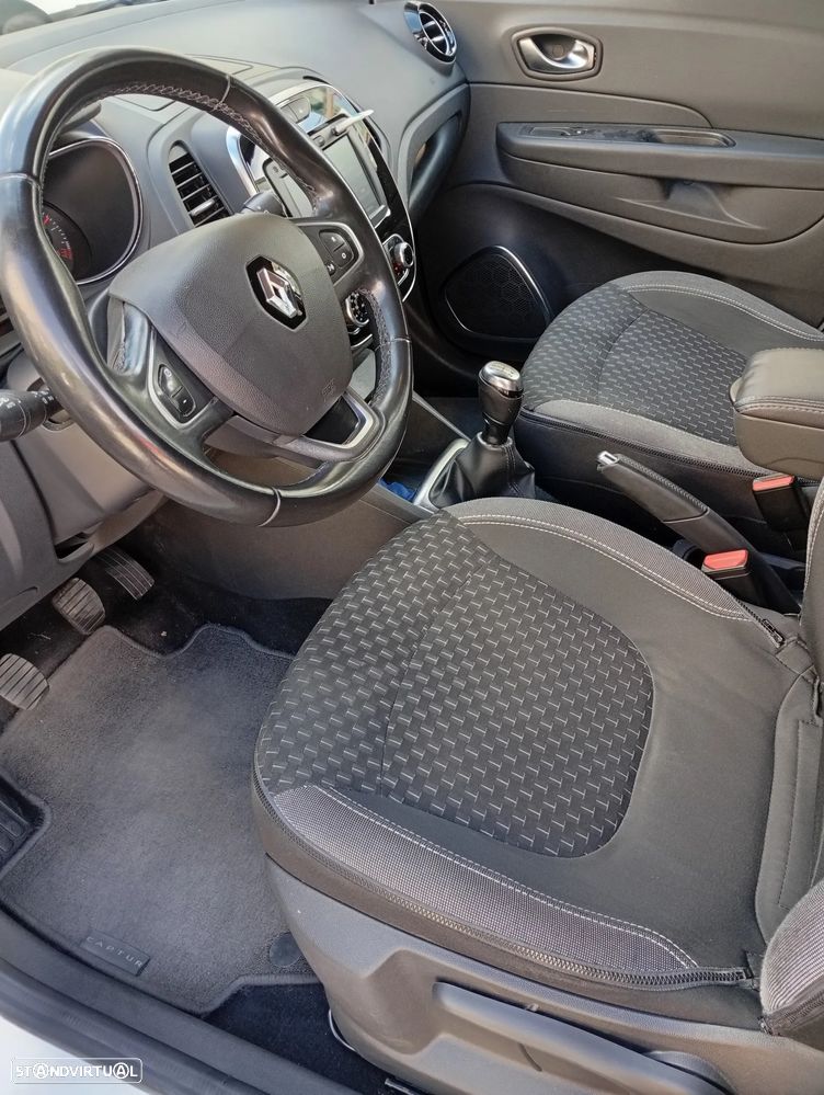 Renault Captur 1.5 dCi Exclusive - 6