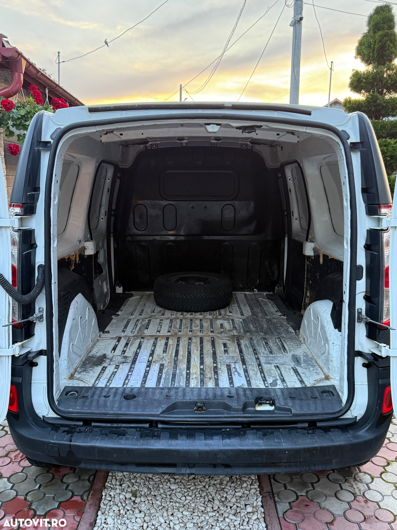 Volkswagen Caddy - 8