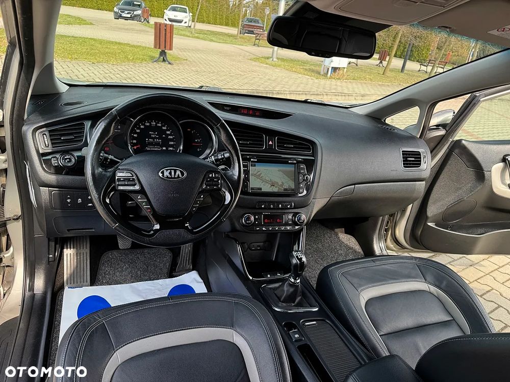 Kia Ceed 1.6 GDI Platinum Edition - 4