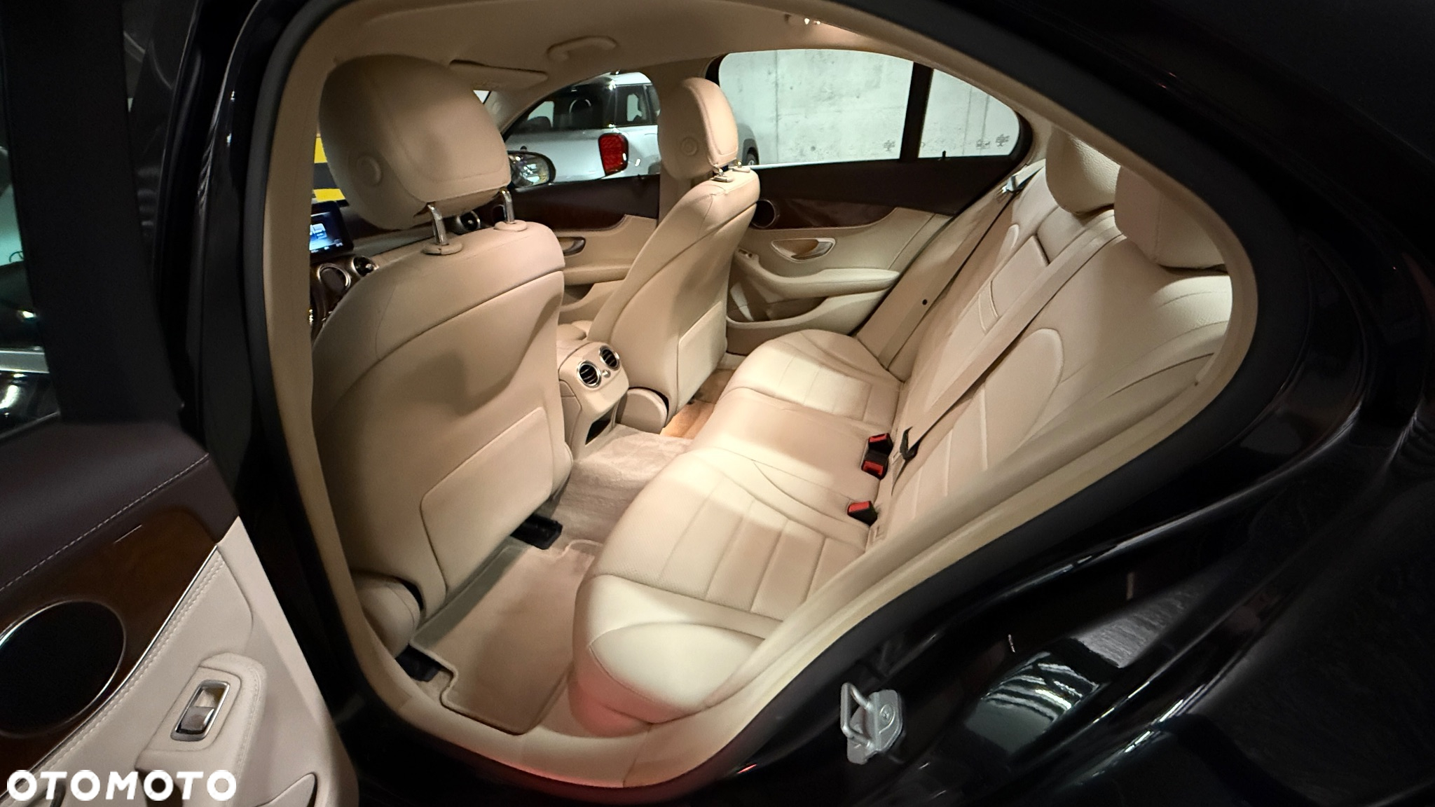 Mercedes-Benz Klasa C 180 7G-TRONIC - 12