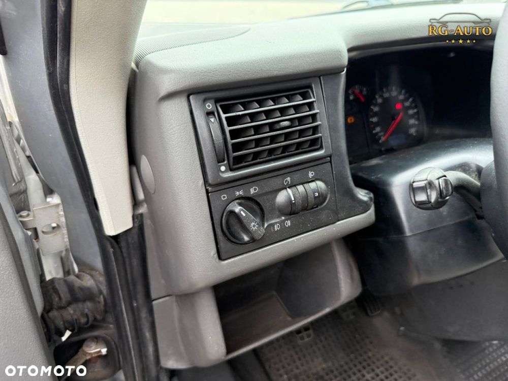 Volkswagen Transporter - 31