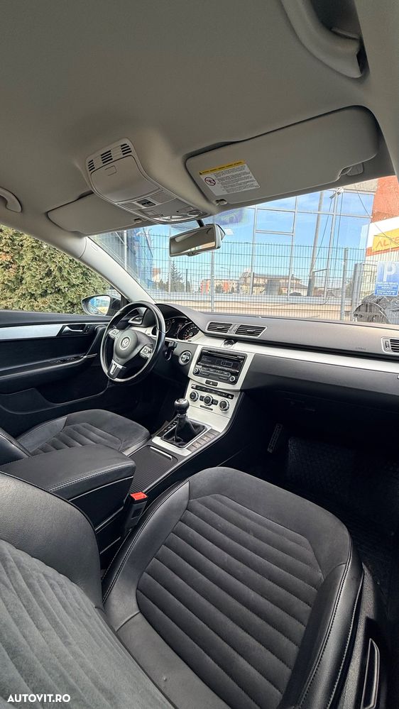 Volkswagen Passat 1.6 TDI BlueMotion Technology Comfortline - 12