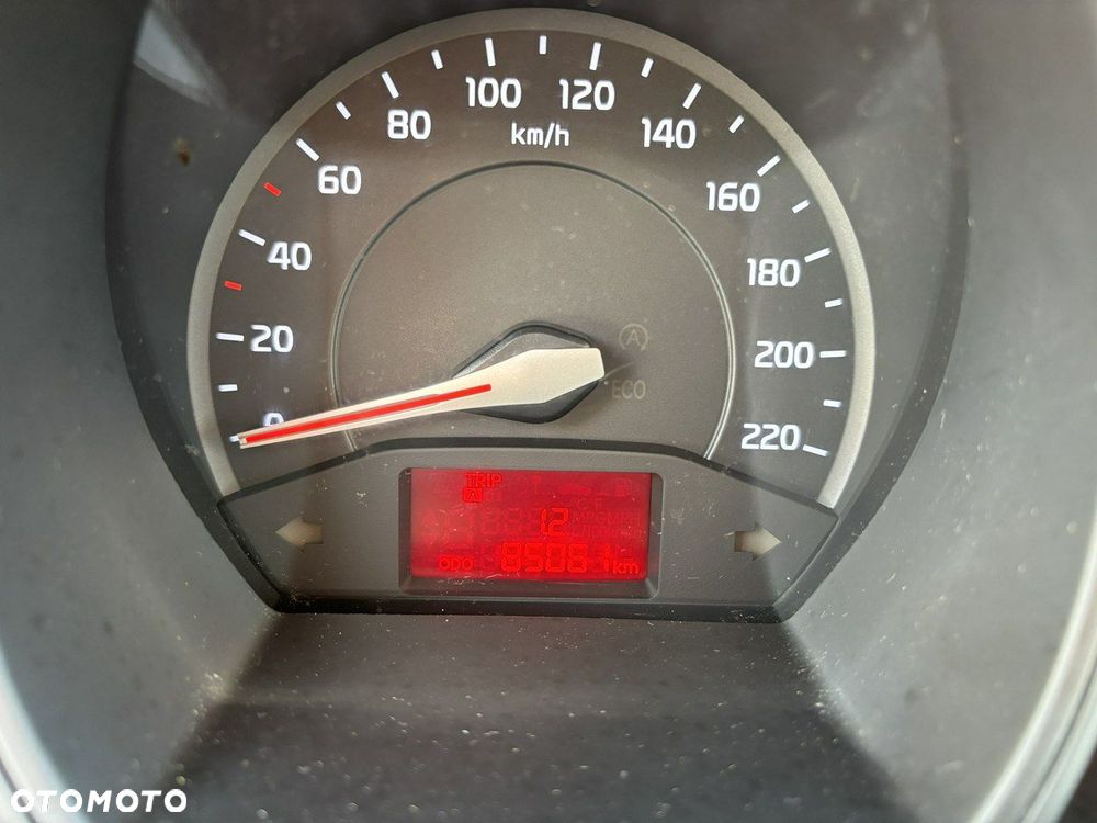 Kia Rio - 16