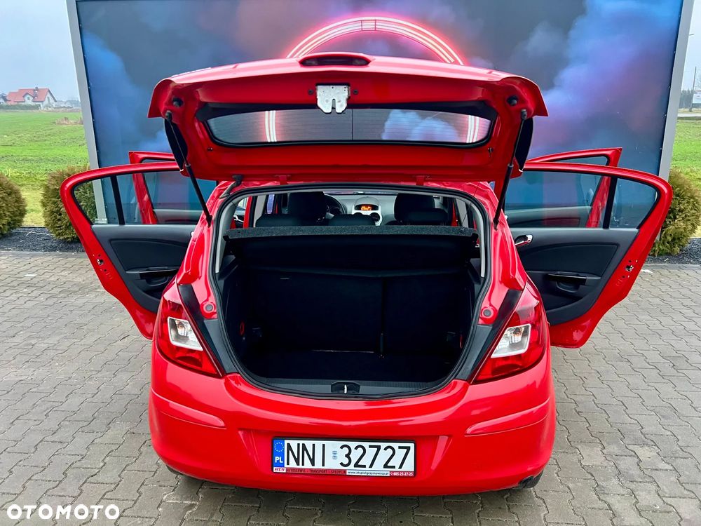 Opel Corsa 1.4 16V Cosmo - 3