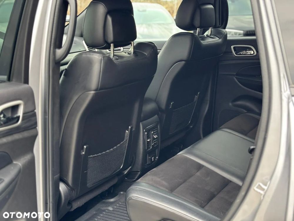 Jeep Grand Cherokee - 26