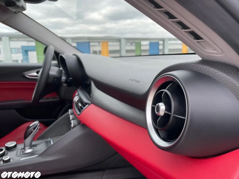 Alfa Romeo Giulia 2.0 Turbo Veloce Q4 - 29