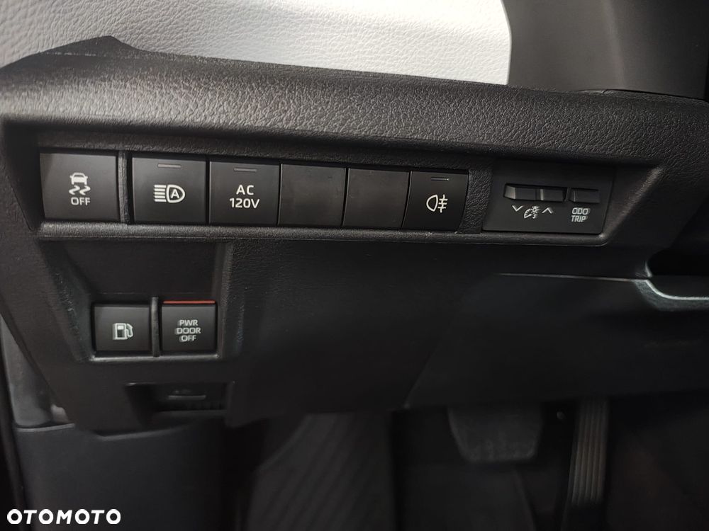 Toyota Sienna - 18