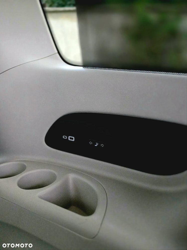 Chrysler Pacifica - 17