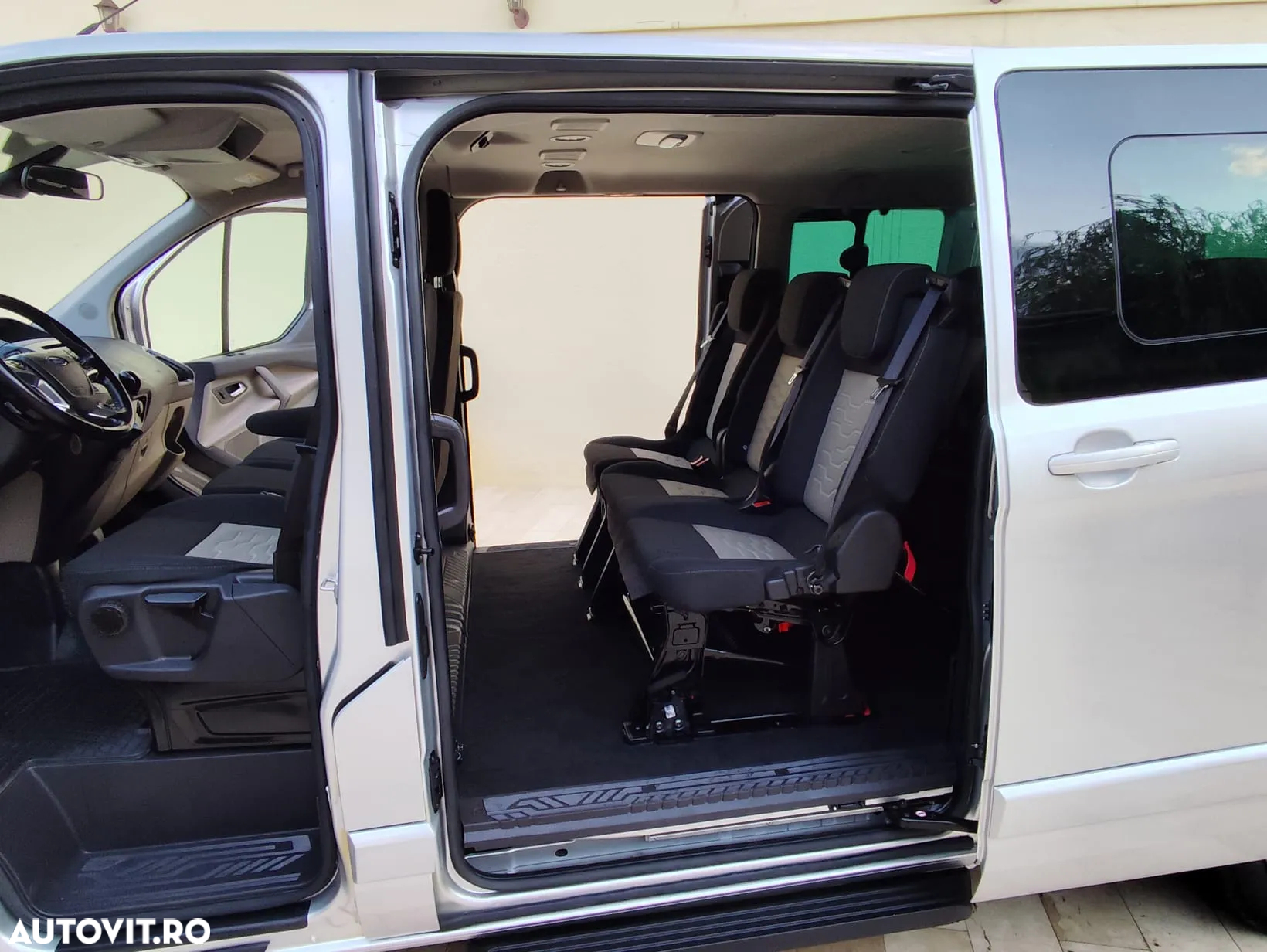 Ford Tourneo Custom - 14