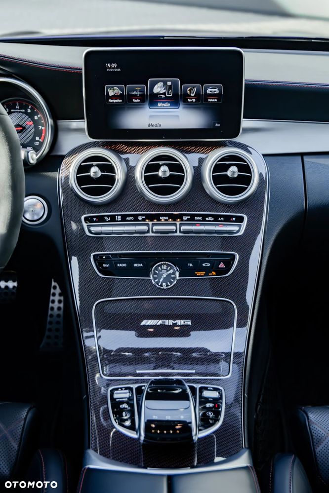 Mercedes-Benz Klasa C AMG 63 S AMG Speedshift 7G-MCT Edition 1 - 25
