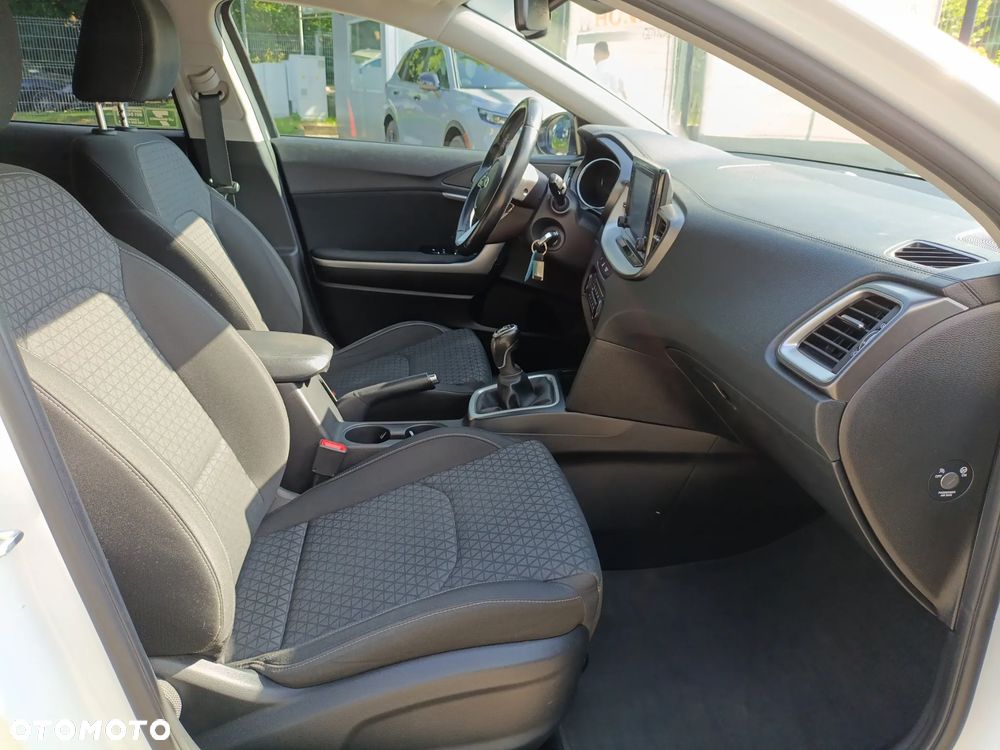 Kia XCeed 1.5 T-GDI M - 15